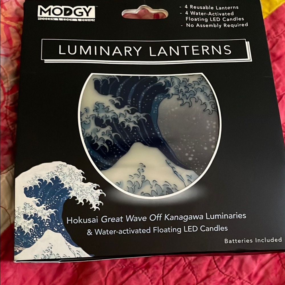 Modgy Luminary Lanterns with Hokusai Wave Design